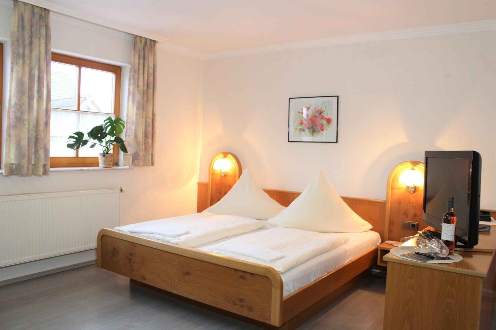 Winzerhotel Kinges-Kessel Morstadt Esterno foto