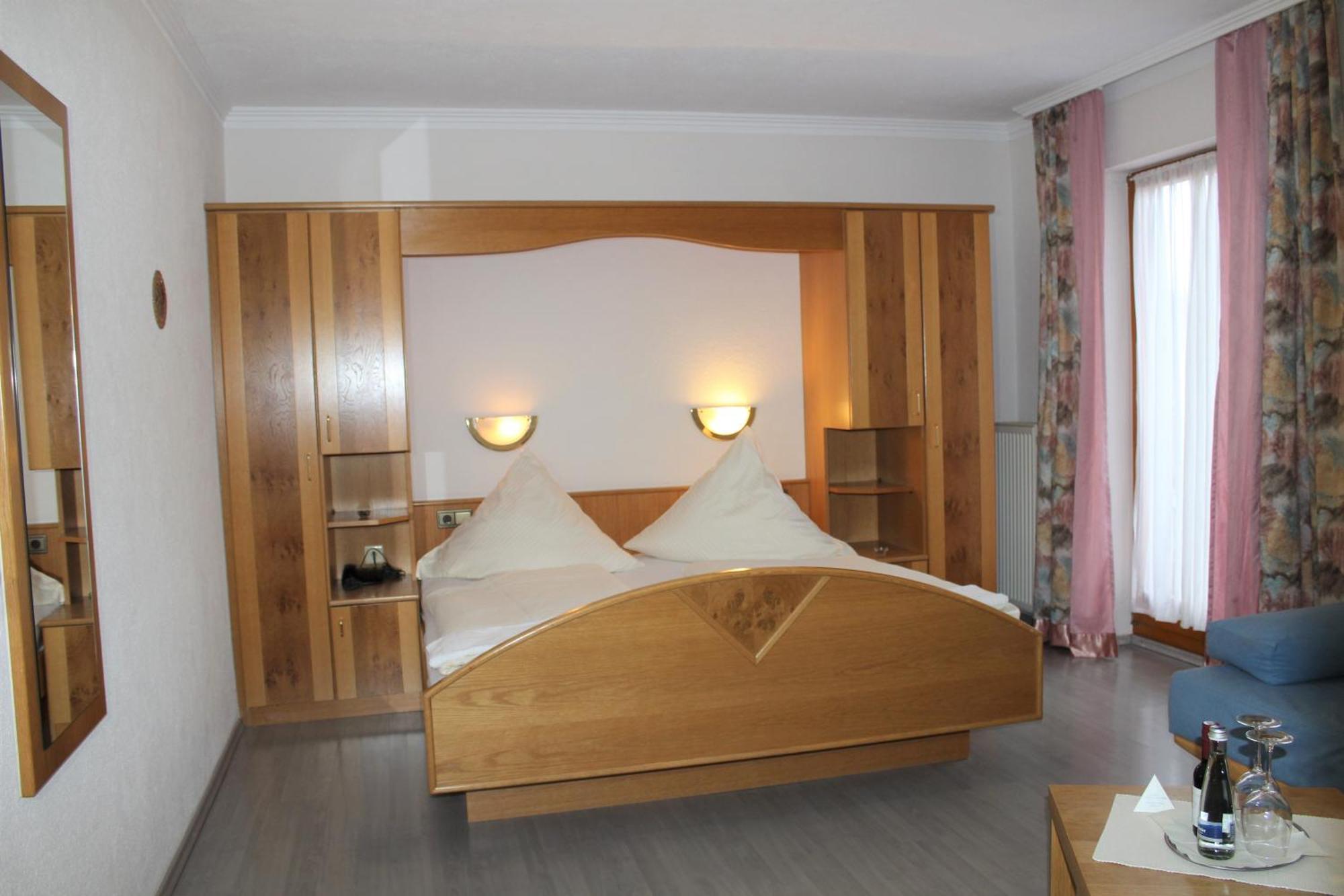 Winzerhotel Kinges-Kessel Morstadt Esterno foto